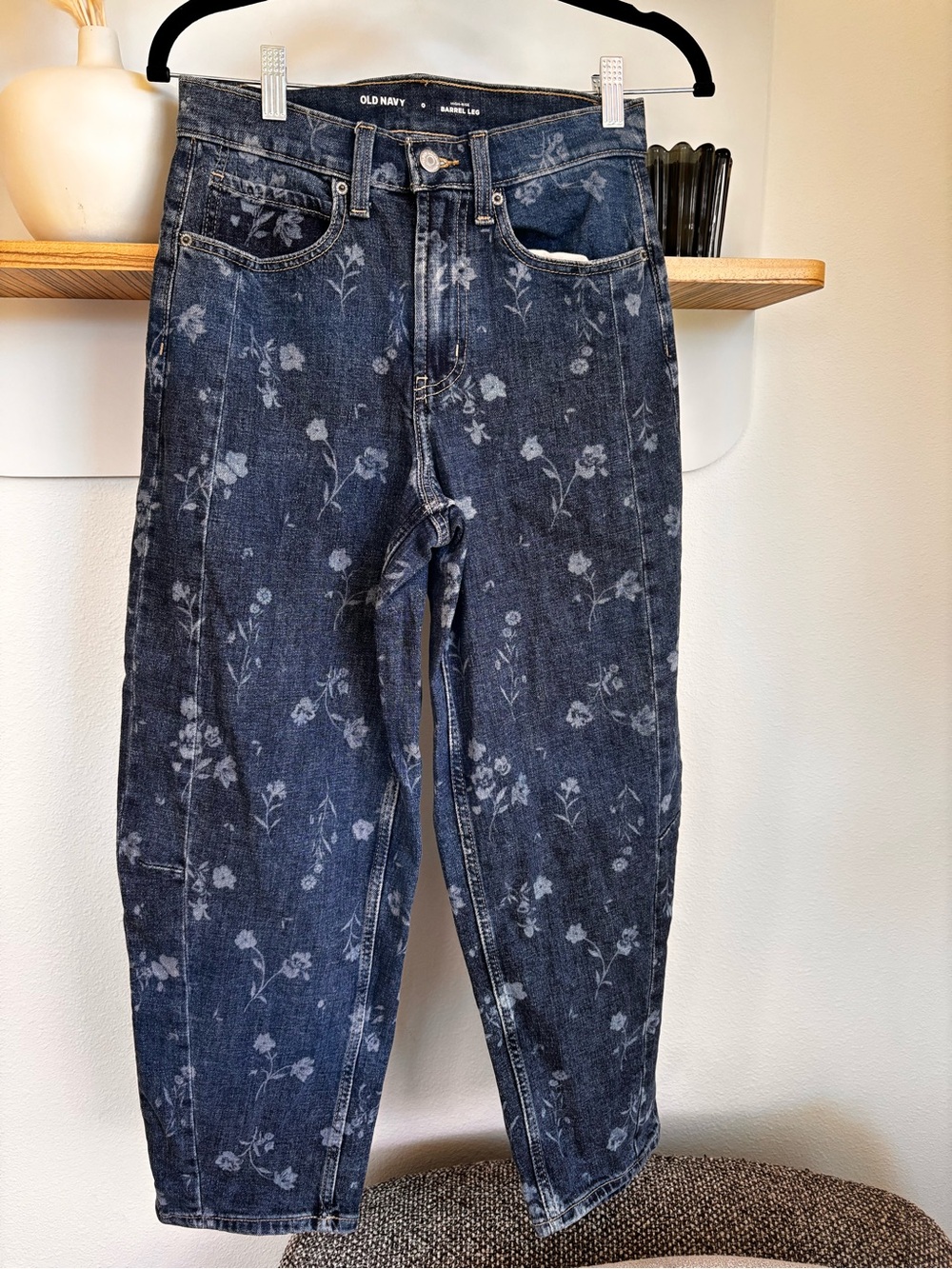Old Navy High Rise Barrel leg blue floral jeans sz 0
